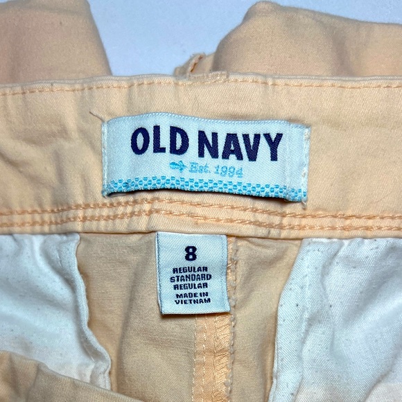 Women’s Old Navy Chino Shorts - Picture 3 of 4